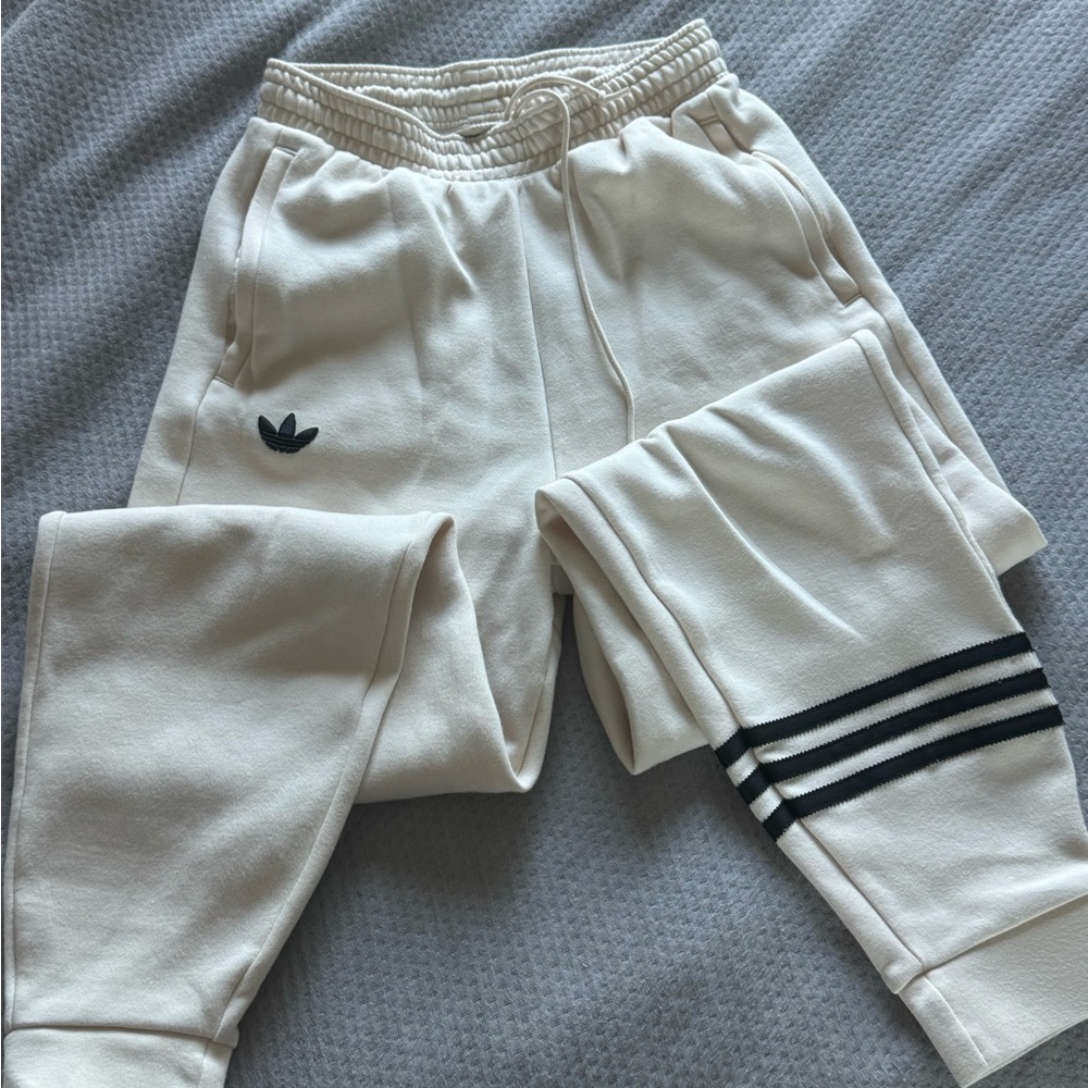 Adidas Adicolor Neuclassics Joggers - Beige XS, women